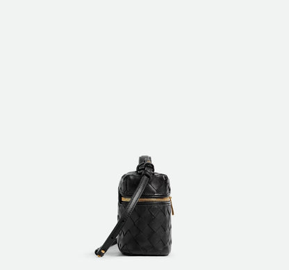 Leather woven handbag