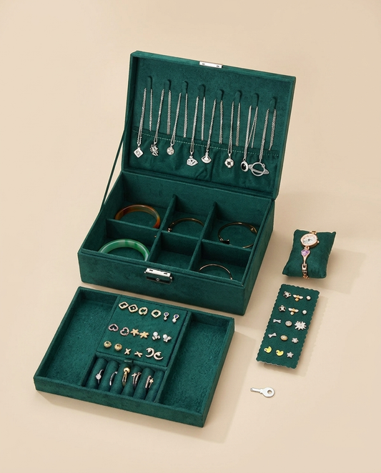 PRO Velvet Jewelry Case studio photo